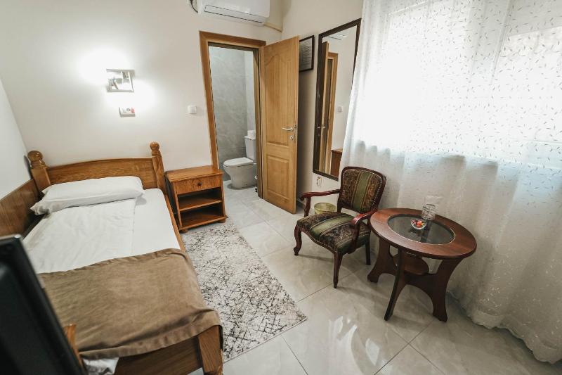 Single Room image 1