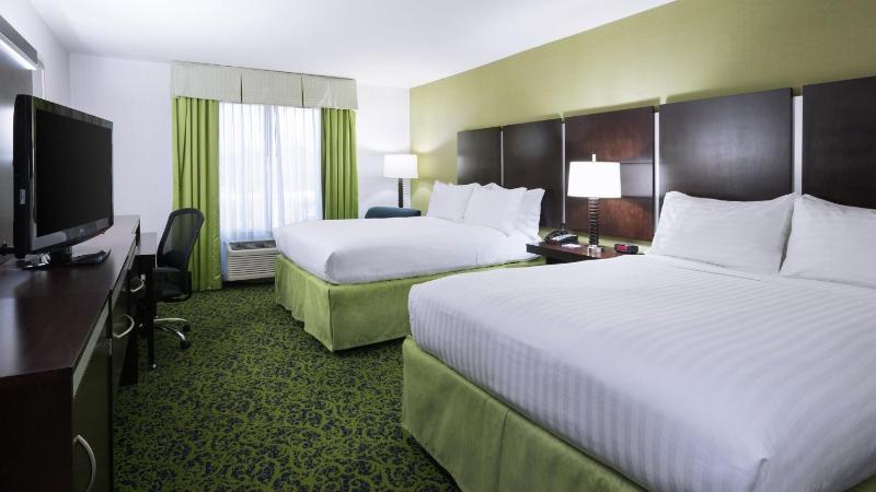 Standard Room with Two Queen Beds image 3