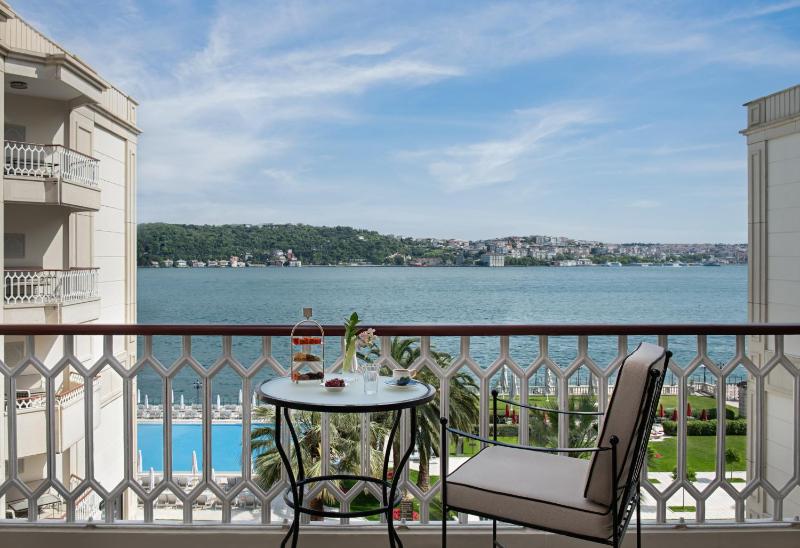 Deluxe Ciragan Bosphorus View King Room image 3