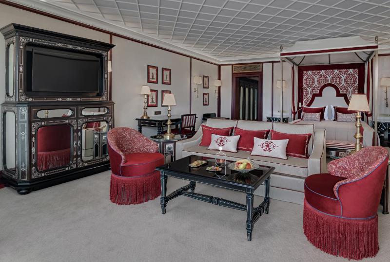 Deluxe Ciragan Bosphorus View King Room image 4