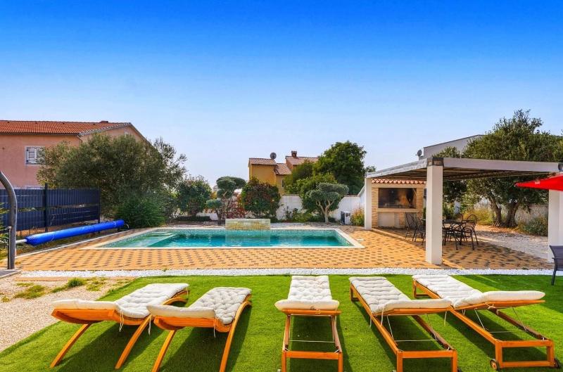Villa Sunshine - Private Heated Pool & Sport Fields - image 20