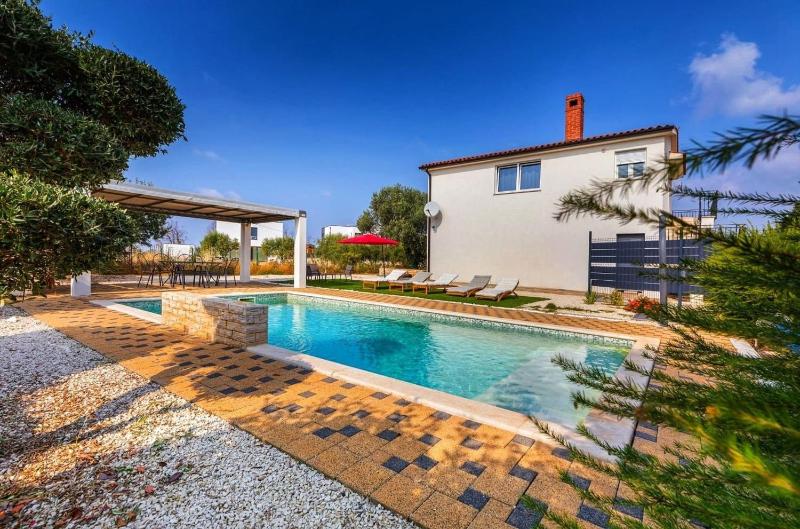 Villa Sunshine - Private Heated Pool & Sport Fields - image 36