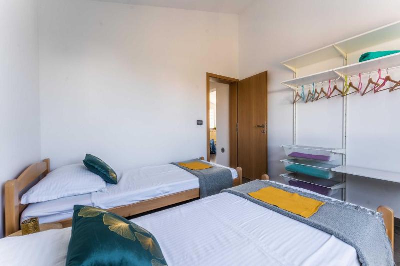 Villa Sunshine - Private Heated Pool & Sport Fields - image 21