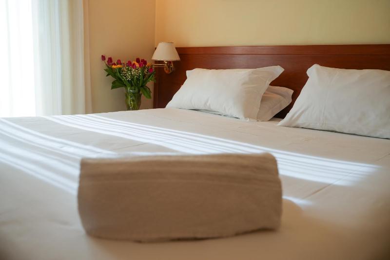Double Room image 4