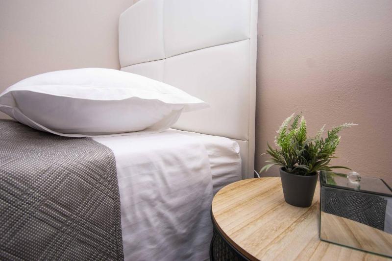 Garden Boutique Apartments - image 2