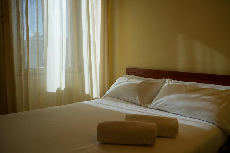 Economy Double Room image 4