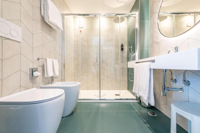 Junior King Suite with Sofa Bed image 3