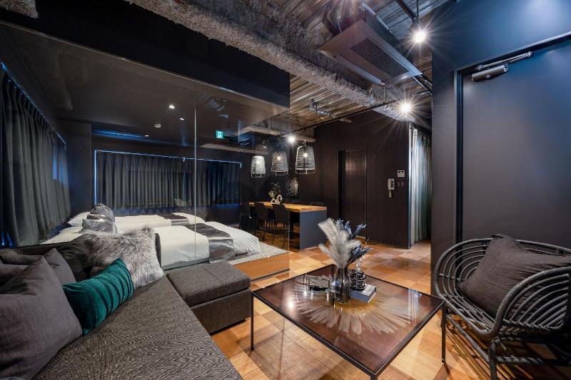 Bijou Suites Velvet - image 3