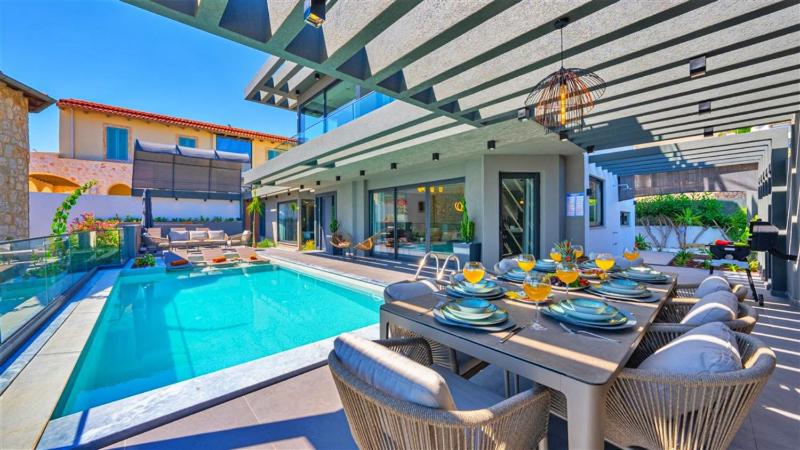 Kalkan 4 Bedroom Luxury Villa - image 20