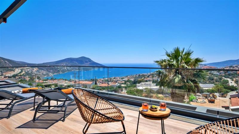 Kalkan 4 Bedroom Luxury Villa - image 12
