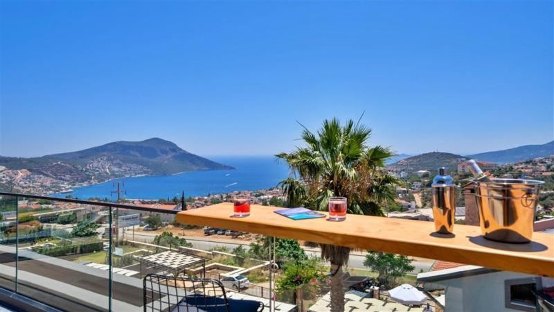 Kalkan 4 Bedroom Luxury Villa - image 22