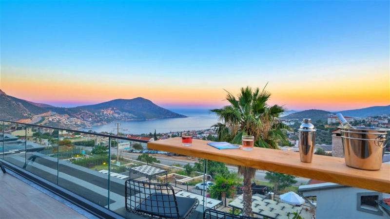 Kalkan 4 Bedroom Luxury Villa - image 39