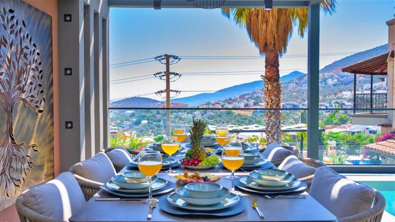 Kalkan 4 Bedroom Luxury Villa - image 28