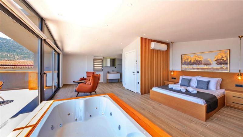 Kalkan 4 Bedroom Luxury Villa - image 40