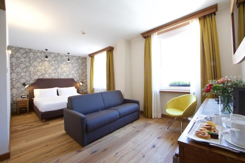 Duca D'Aosta Hotel - image 13