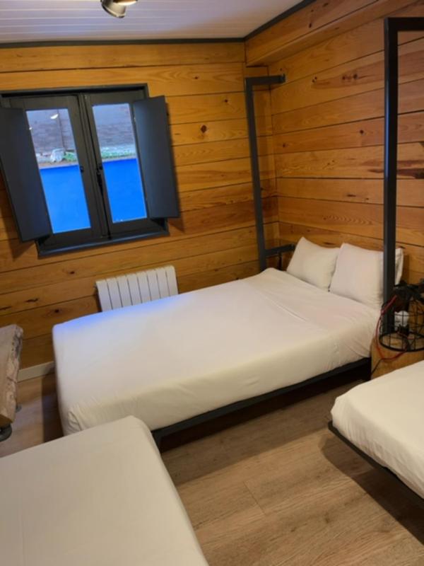 Double Room with Extra Bed image 4