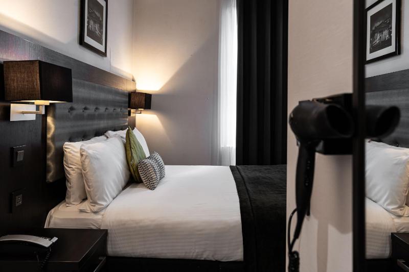 Large Double Room image 4