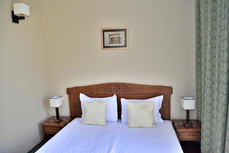 Double Room image 3