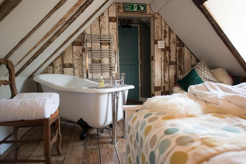 One-Bedroom Suite image 3