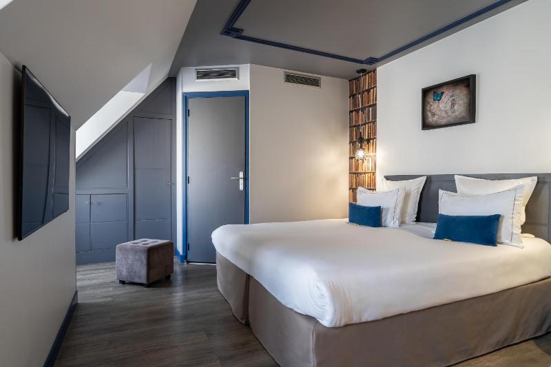 Deluxe Double or Twin Room image 1