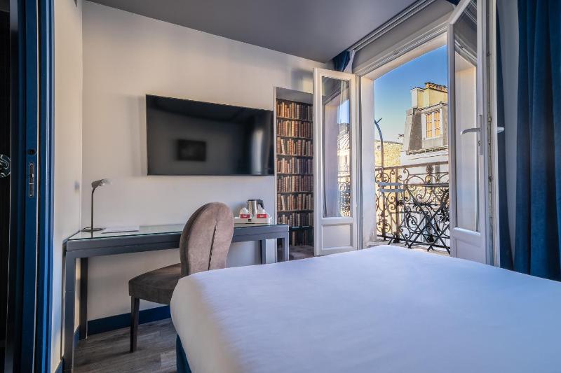Deluxe Double or Twin Room with Balcony image 1