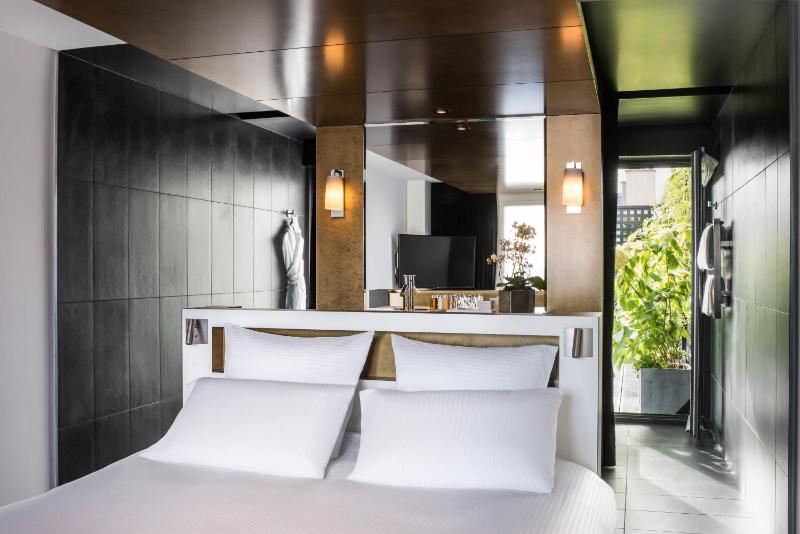 Signature Executive King Suite with Terrace image 2