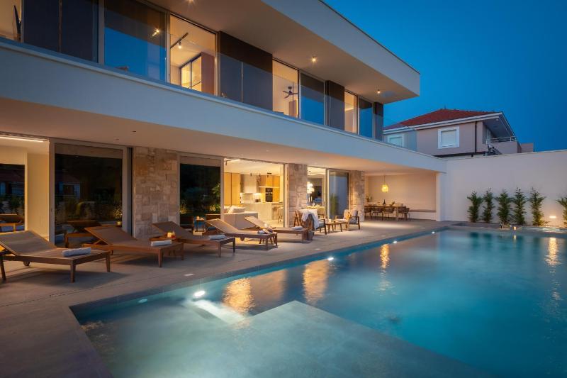 Villa ZaLú with Heated Pool - image 10