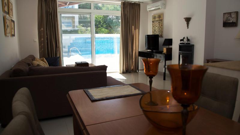 Bungalow with Pool View - Roof Terrace image 3