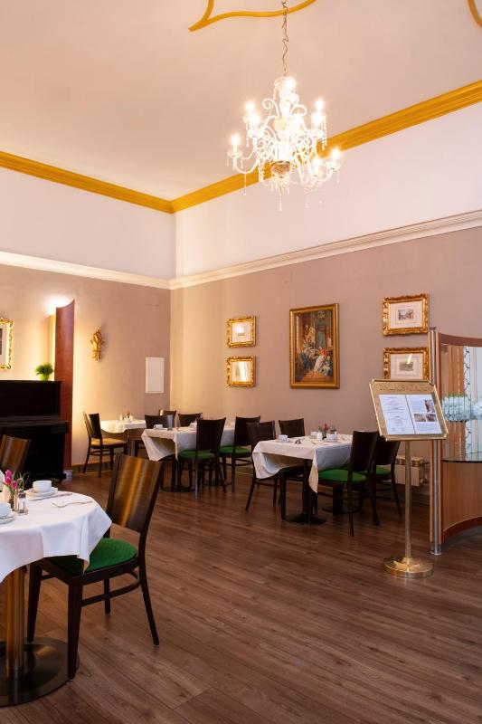 Pertschy Palais Hotel - image 3