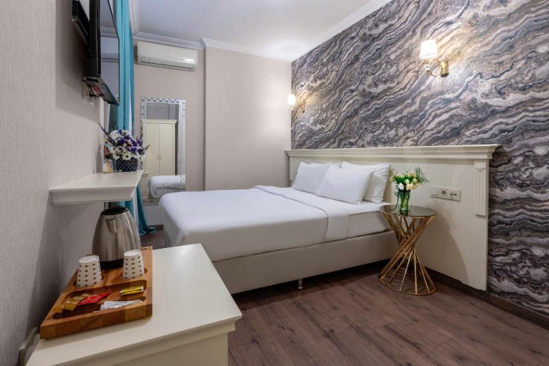 Budget Double or Twin Room image 1