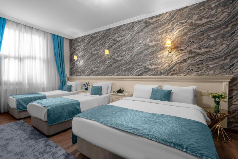 Standard Triple Room image 3