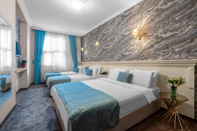 Standard Triple Room image 1