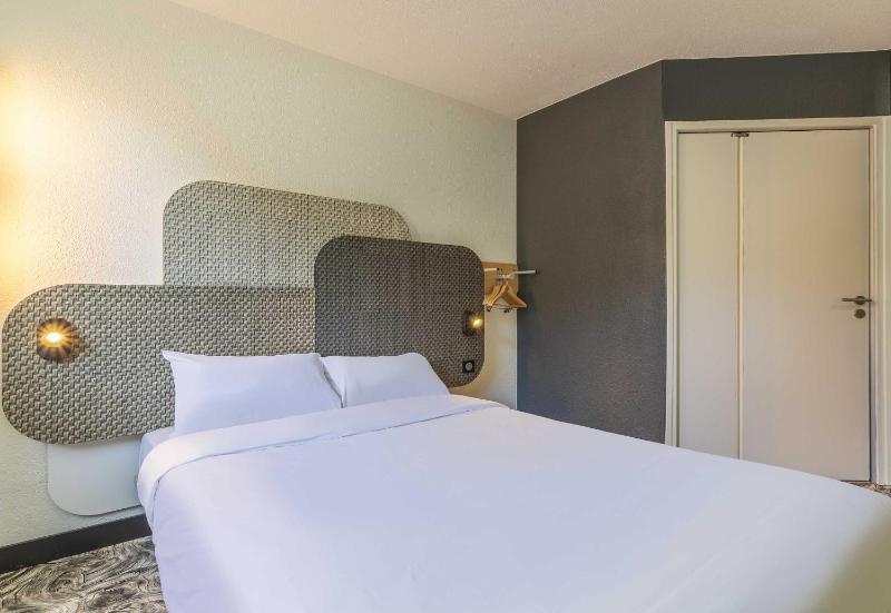 Double Room - Disability Access image 4