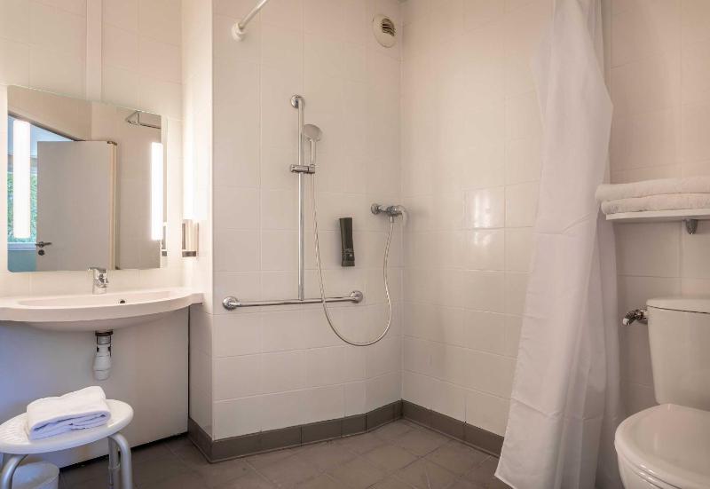 Double Room - Disability Access image 3