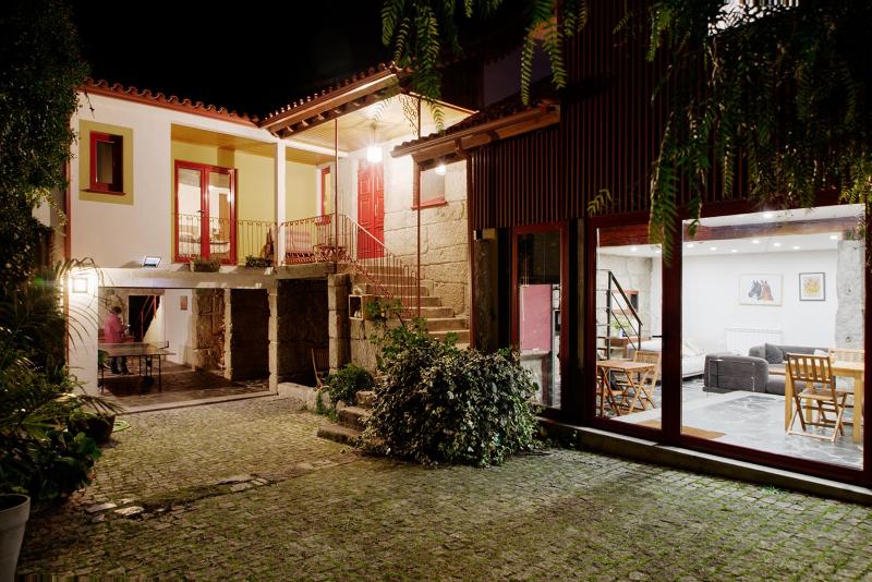 Six-Bedroom House image 2