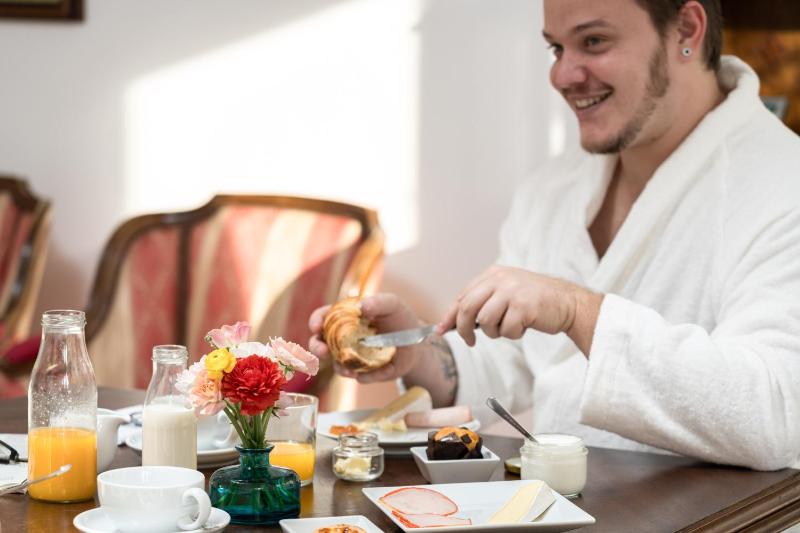 Deluxe One-Bedroom Apartment with Private Garden image 4