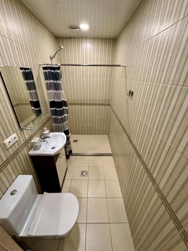 Family Room with Shower image 1