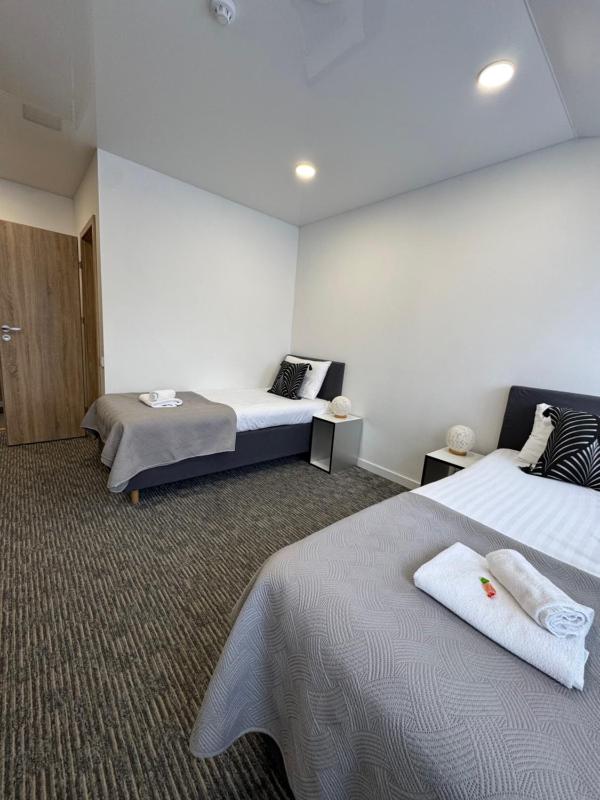 Twin Room with Private Bathroom image 1