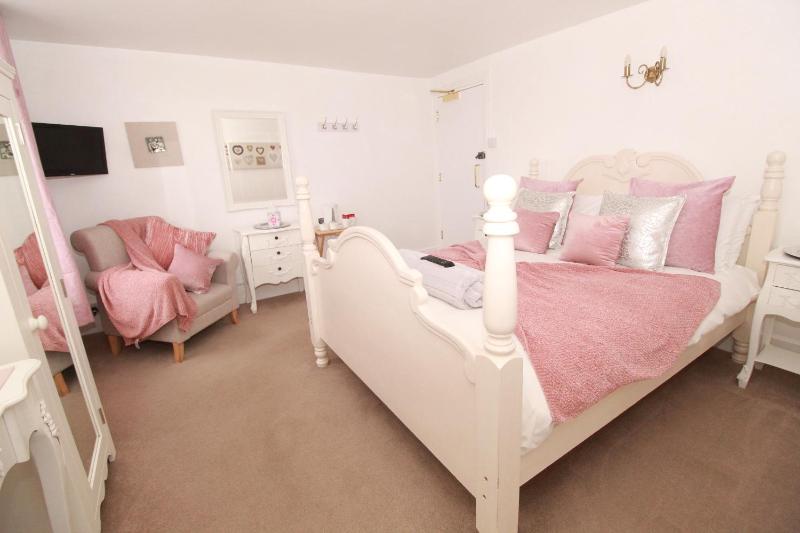 Standard Double Room image 1