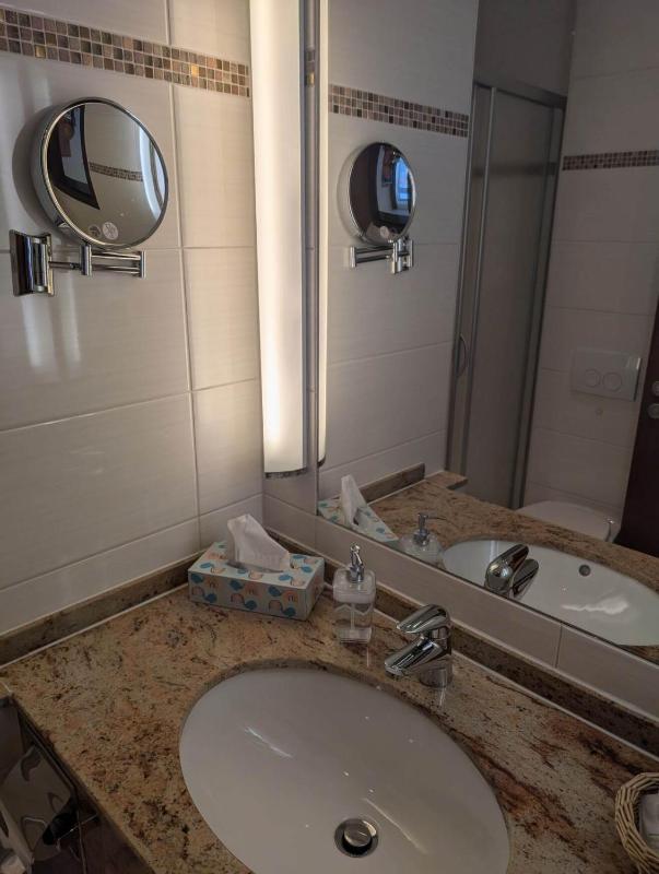 Single Room Comfort with French Bed  image 4
