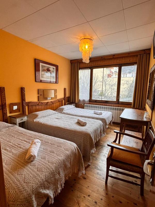 Quadruple Room (2 Adults + 2 Children) image 1