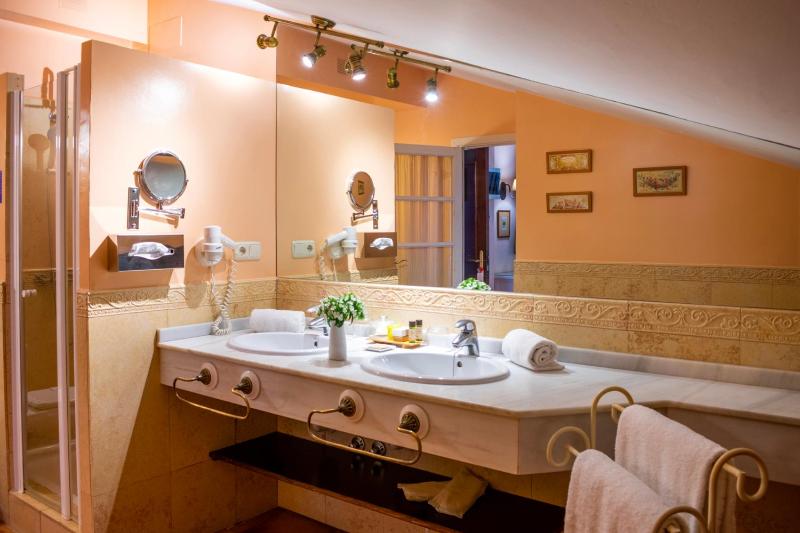 Junior Suite image 3