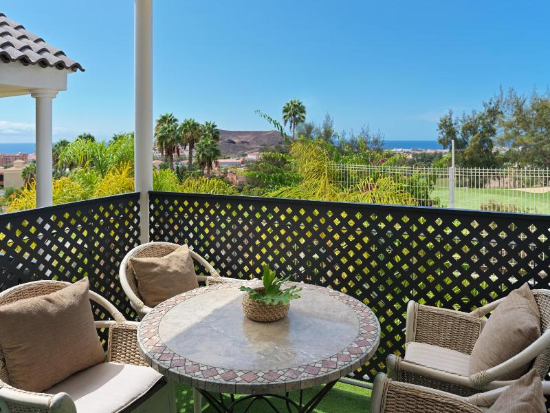 One-Bedroom Suite with Golf View image 1