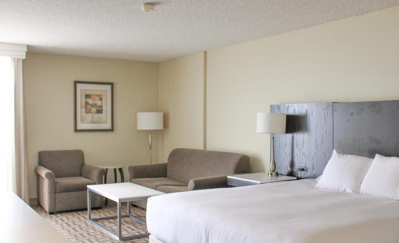King Room with Sofa Bed - Non-Smoking image 3