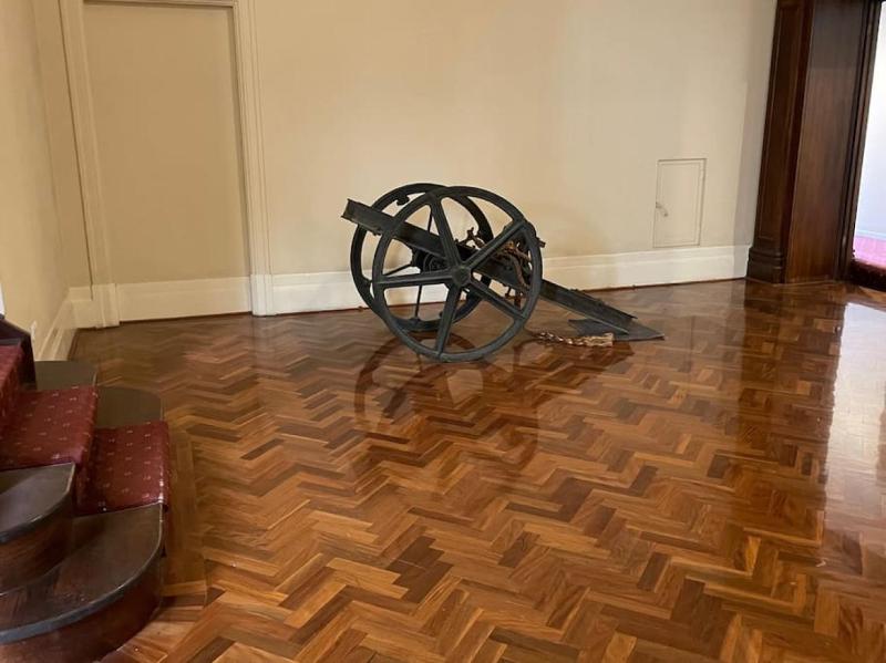 Bright stylish gem in central Melbourne - image 5