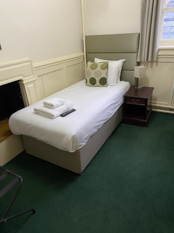 Standard Single Room image 1
