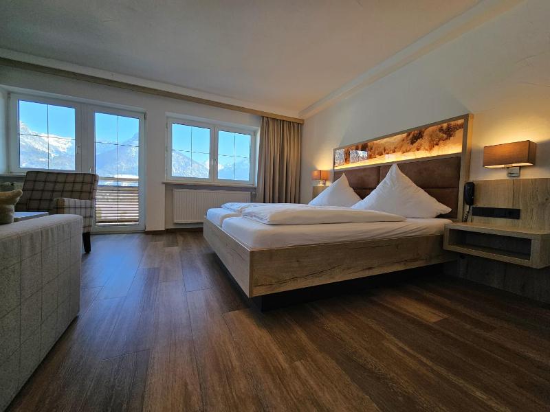 Apartment with Mountain View image 2