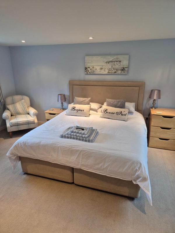 Two-Bedroom House image 2