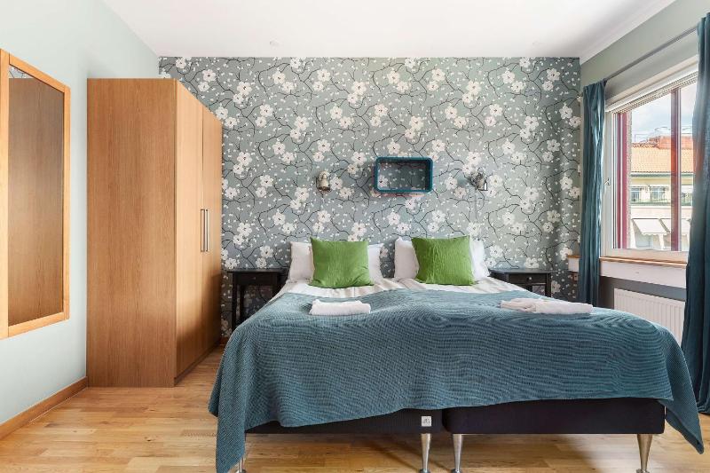 Standard Room with Three Single Beds - Non-Smoking image 3