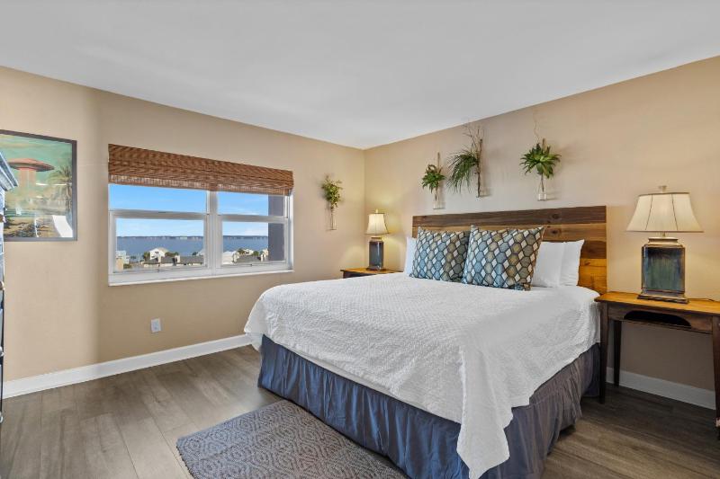 Regency Towers Unit 701W - image 36